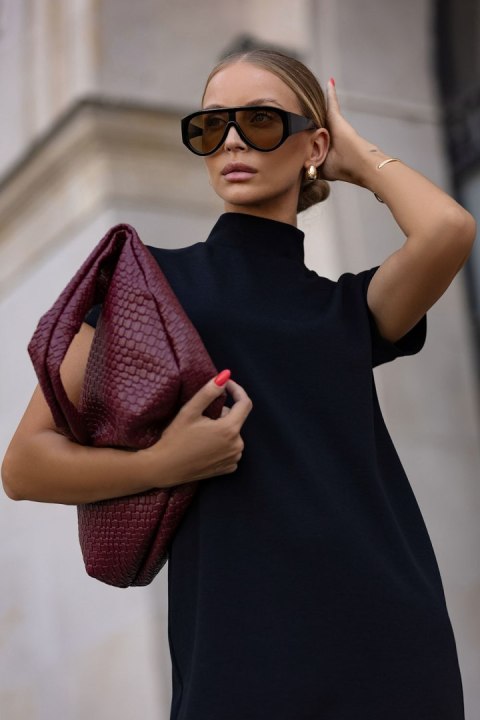 Sukienka o prostym kroju mini