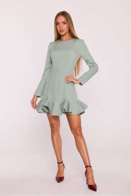 Subtelna i kobieca sukienka uszyta z gładkiej tkaniny o matowym wykończeniu