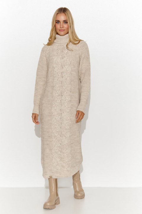 Swetrowa sukienka za kolano
