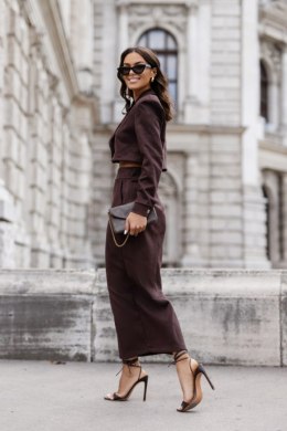 Elegancki komplet WARRIS w kolorze brązowym