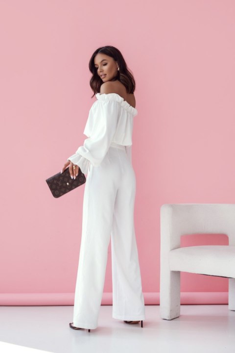 Elegancki i kobiecy komplet damski