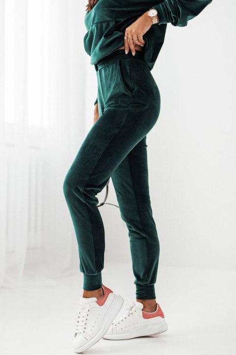 Welurowy mięciutki dres ciemny zielony