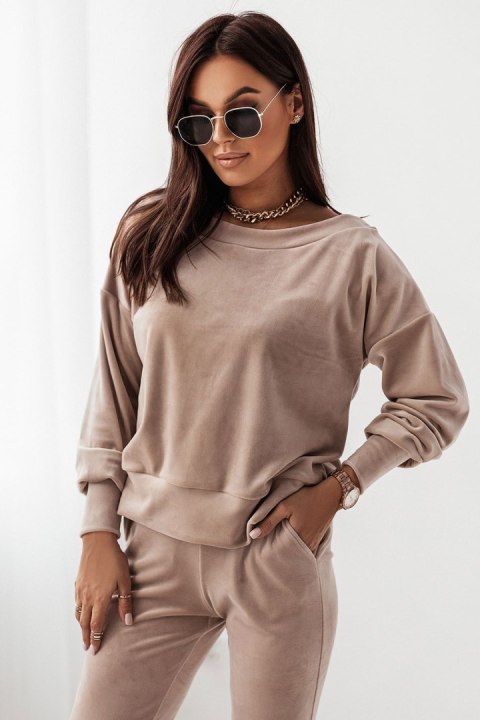 Welurowy mięciutki dres beżowy