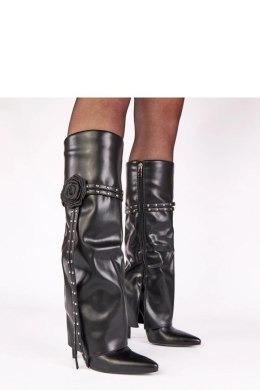 Kozaki z wywiniętą cholewką na szpilce