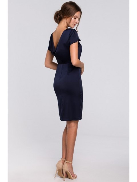 K041 Sukienka z dekoltem typu woda z tyłu