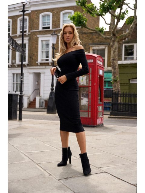 Sukienka z dekoltem opadającym na ramiona