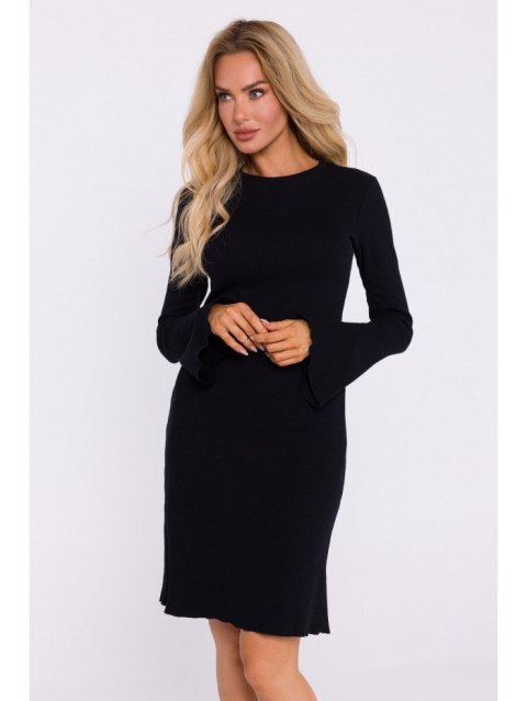 Sukienka prążkowana z poszerzonymi rękawami