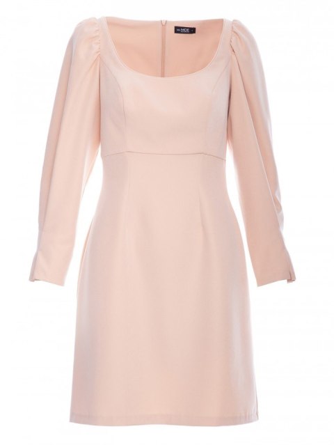 Sukienka mini z głębokim dekoltem