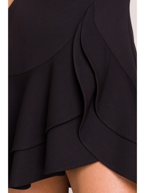 Sukienka z falbanami