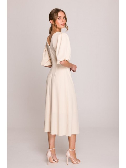 Sukienka z bufiastymi rękawami