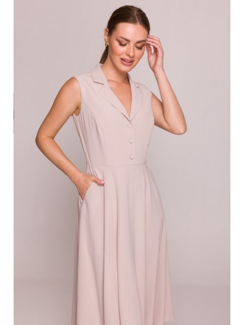 Sukienka z rozpinanym dekoltem