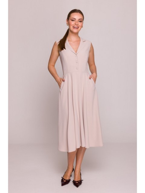 Sukienka z rozpinanym dekoltem