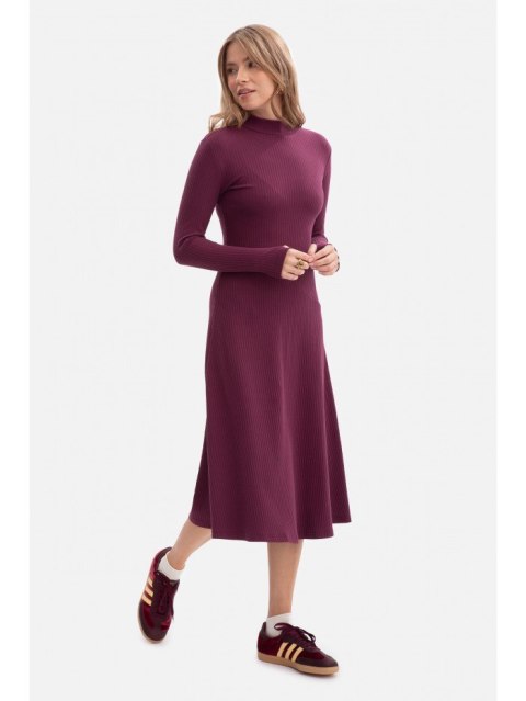 Sukienka z dzianiny prążkowanej