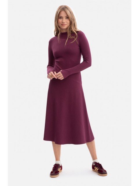 Sukienka z dzianiny prążkowanej