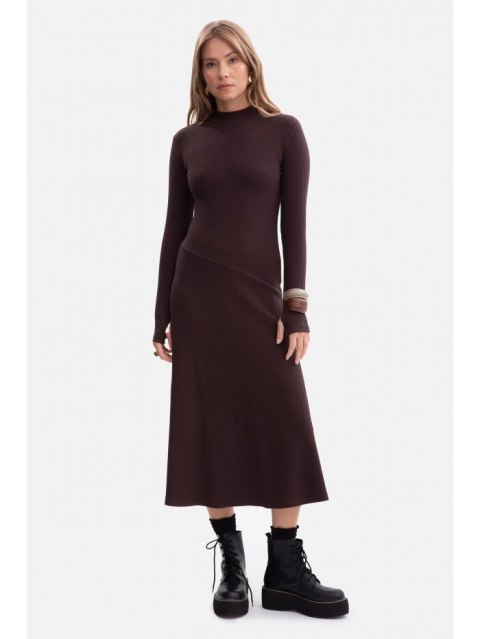 Sukienka z dzianiny prążkowanej